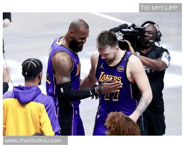 湖人火箭第二场激战回顾：明星球员表现与战术分析